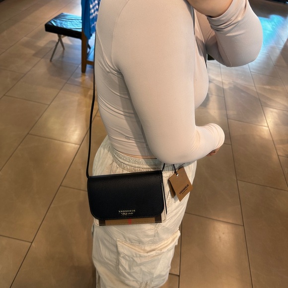 BURBERRY HAMPSHIRE BLACK SMALL CROSSBODY NEW WITH TAG - Picture 6 of 7